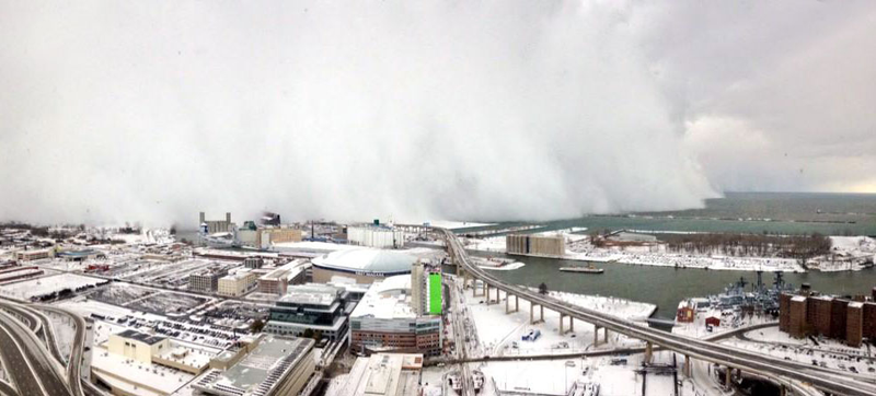 Illustration for article titled Holy mother of God, check out the giant snow wall swallowing Buffalo